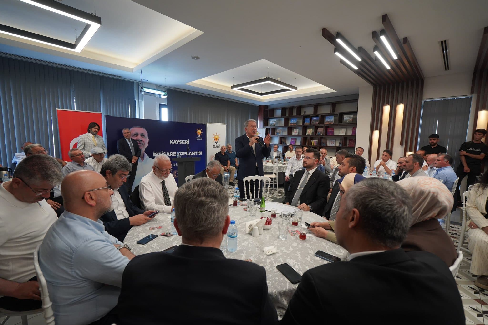 AK Parti Kayseri Teşkilatı görevdeki 500. gününü istişare toplantısıyla değerlendirdi